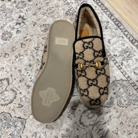 Gucci Beige & Black GG Wool Horsebit Slippers - Picture 2 of 6
